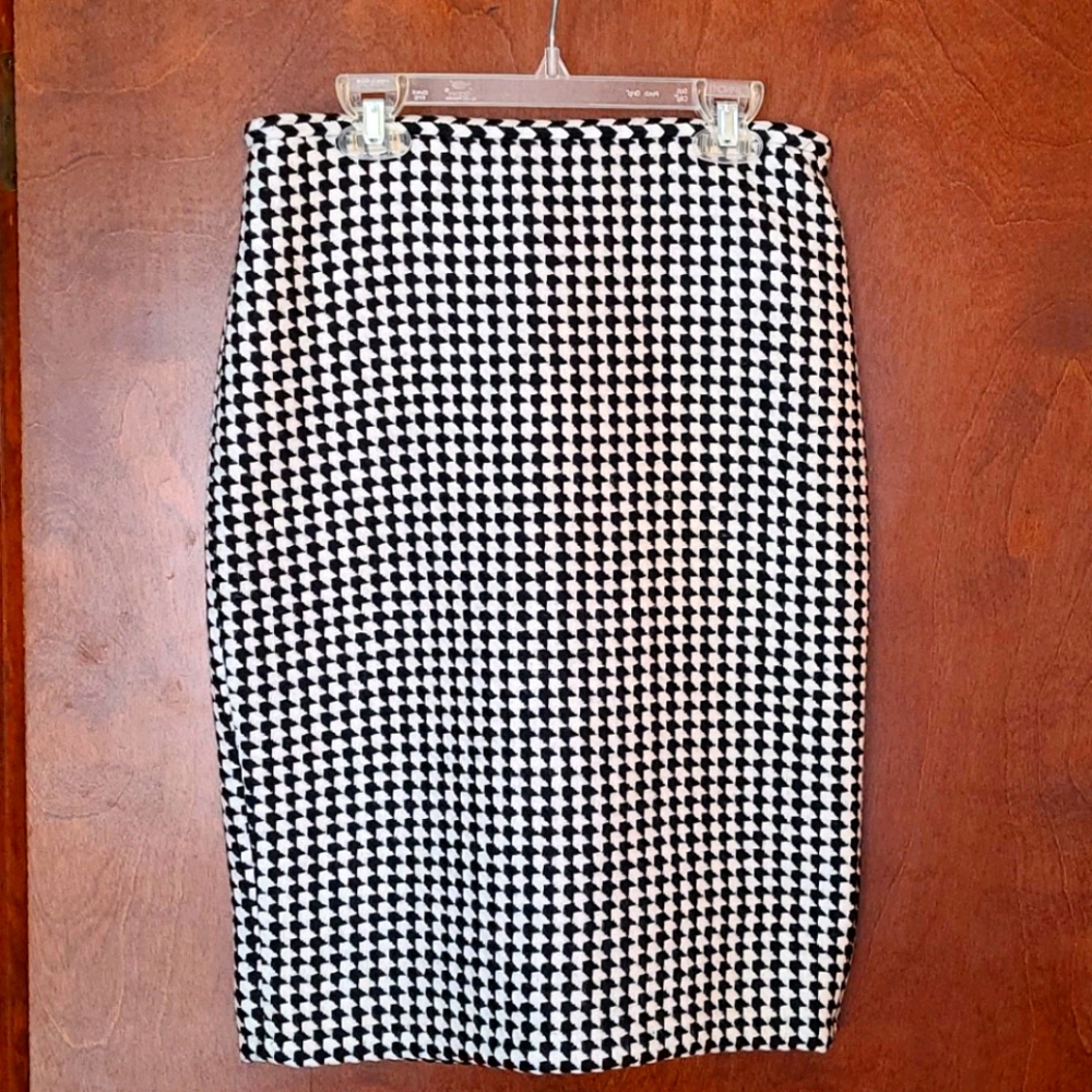 Loft Houndstooth Pencil Skirt